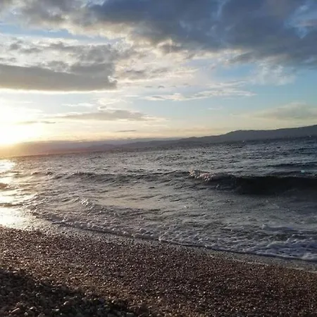 Vin - Sea Promenade *